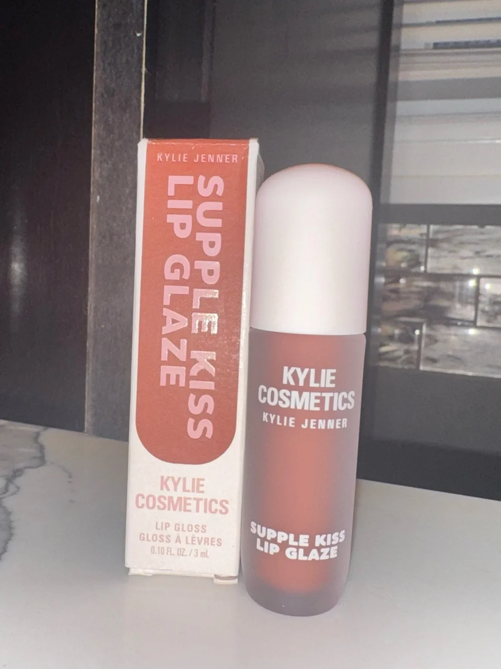 Kylie Cosmetics Supple Kiss Lip Glaze – Shade 005 Lovable